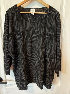 Chico's Black Long-Sleeve V-Neck Top with White Wave Stripe